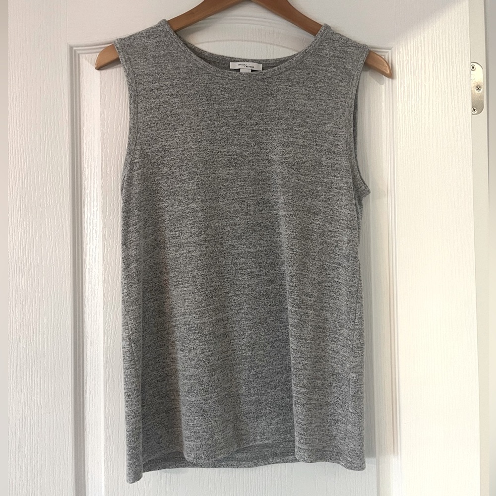 Daily Ritual | Heather Gray Flowy Tank/Knit Top Small